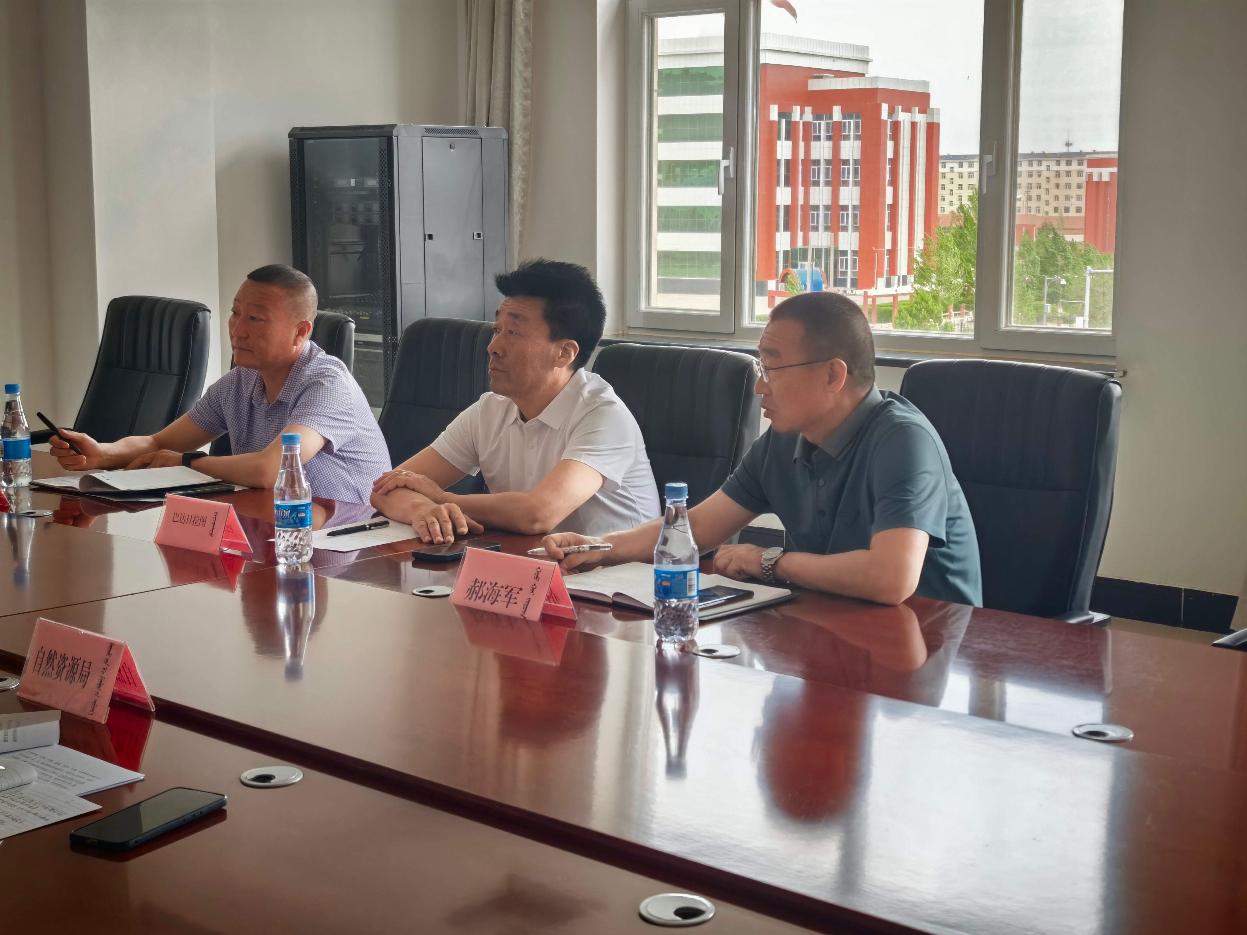 錫盟興富投資有限公司與阿巴嘎旗人民政府就新一輪找礦突破戰(zhàn)略行動開展座談